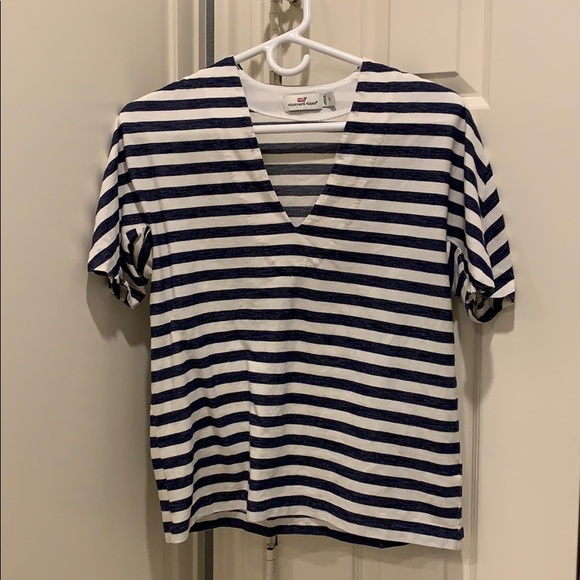 Vineyard vines v neck shirt size small - Picture 3 of 5